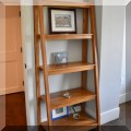 F37. Ladder bookshelf. 